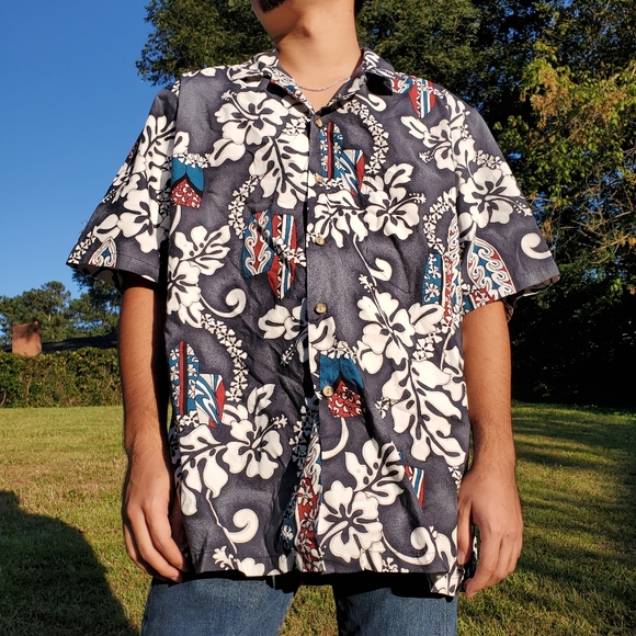 Vintage Hawaiian Shirt Made in the USA - Picture 3 of 5